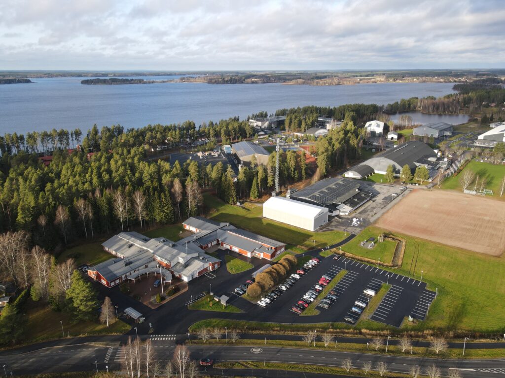 Ilmakuva Kuortaneen lukiosta