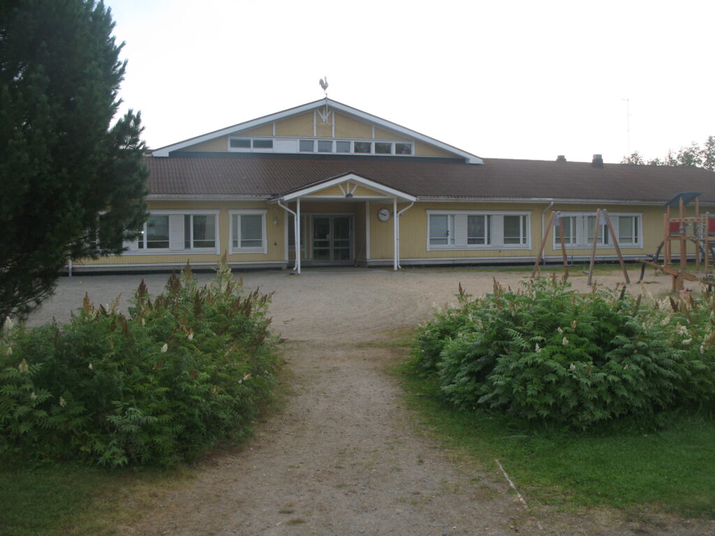 Ylijoen koulun kuva