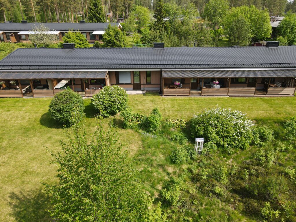 Rivitaloasunnon takapiha